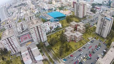 Foto panorámica desde arriba de la avenida Gregorio Escobedo, Avenida Salaverry y Avenida Faustino Sánchez Carrión