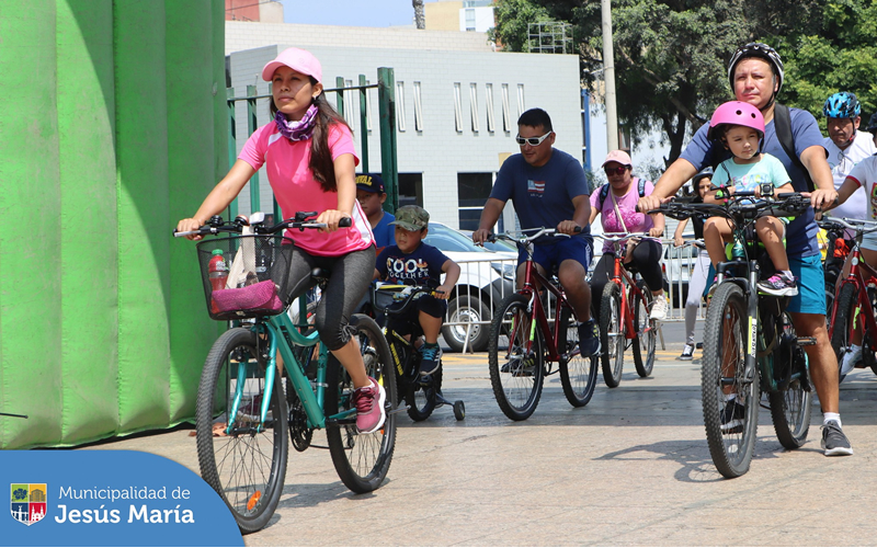 Vecinos se sumaron a la Bicicleteada Familiar "Amor sobre Ruedas"